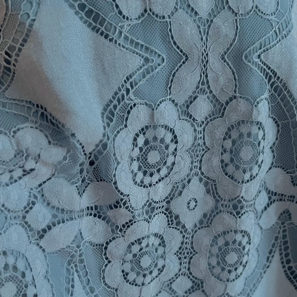 ⭐️BOGO FREE⭐️ NWT ULTRA PINK Lace Long Sleeve Lined Blue Top - Picture 2 of 10